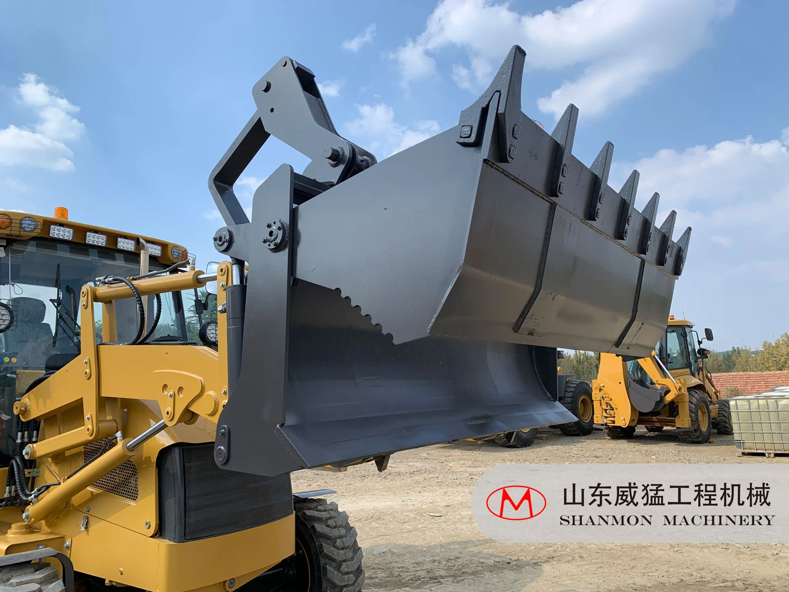 6-in-1 bucket-01 6-in-1 bucket-01